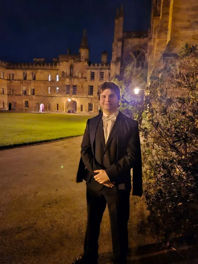 Оксфорд университети талабаси Лука Морган