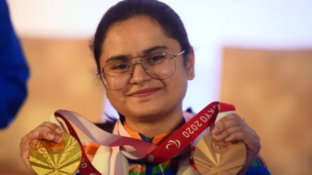 மாற்றுத்திறனாளி பெண் வீராங்கனை