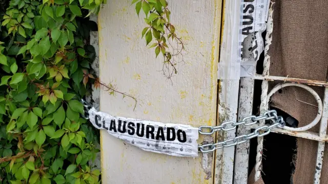 Mid ka mid ah guryaha magaalada oo ay boolisku meeydad ka dhex heleen