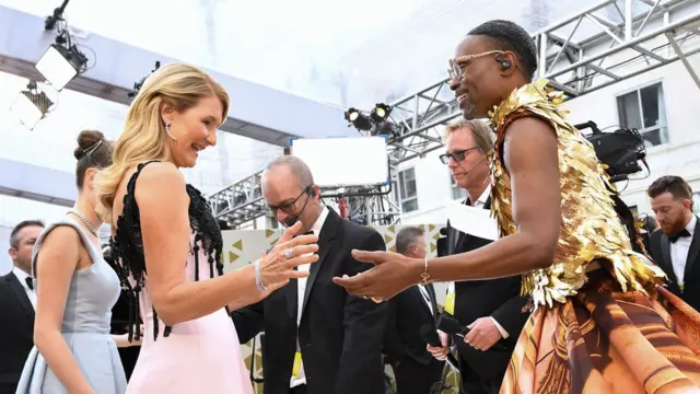 En iyi yardımcı kadın oyuncu kategorisinde aday olan Laura Dern ve Amerikalı oyuncu Billy Porter