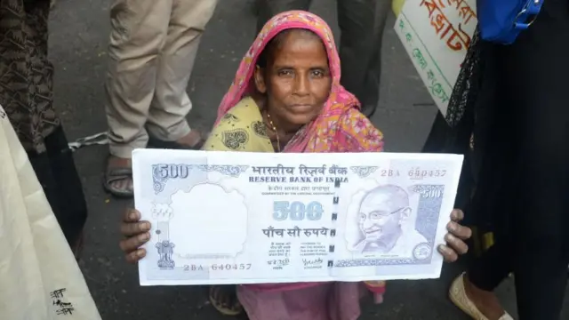 નોટબંધની તસવીર