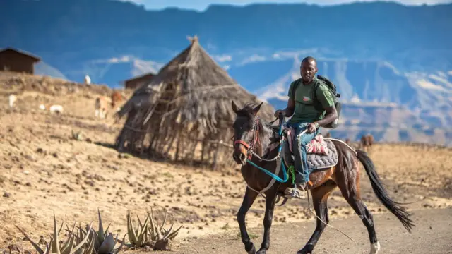 ክሪስ ብፈረስ ናብ ላሊበላ እናተጓዓዘ