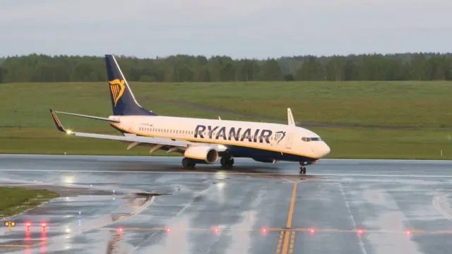 "Боїнг-737-800" авіакомпанії Ryanair в аеропорту Вільнюса, вже після примусової посадки в Мінську