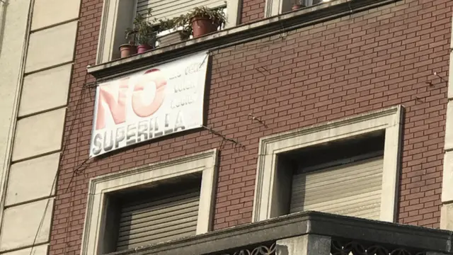 Плакат-протест против суперблоков