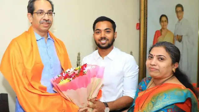 उद्धव ठाकरे यांच्यासोबत ऋतुजा लटके