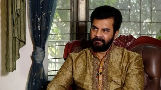 নিরাপদ সড়কের দাবিতে আন্দোলন করে যাচ্ছেন ইলিয়াস কাঞ্চন