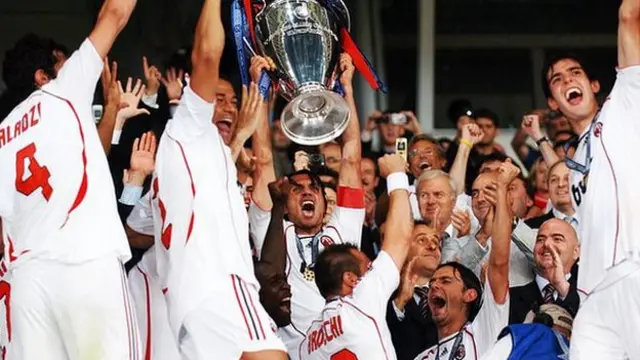 Paolo Maldini lifts the 2007 Champions League trophy