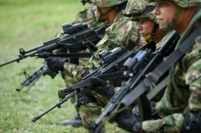 Soldados colombianos