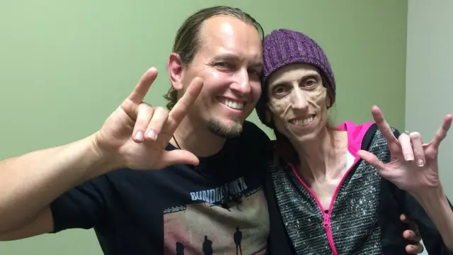 Rod Edmonson y Rachael Farrokh