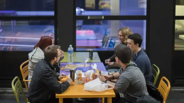 Cantina de la Universidad 42