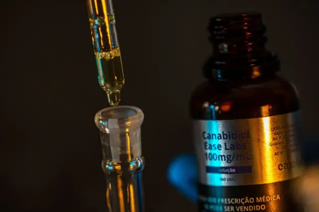 Uma produção de óleo de cannabis em Belo Horizonte