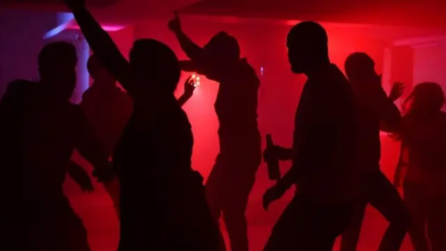 کلب کا ماحول