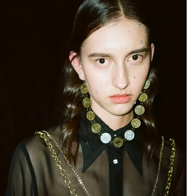 Yalangoch Strizhenova fotomontaj Tibbiy korik paytida yashirin kamera