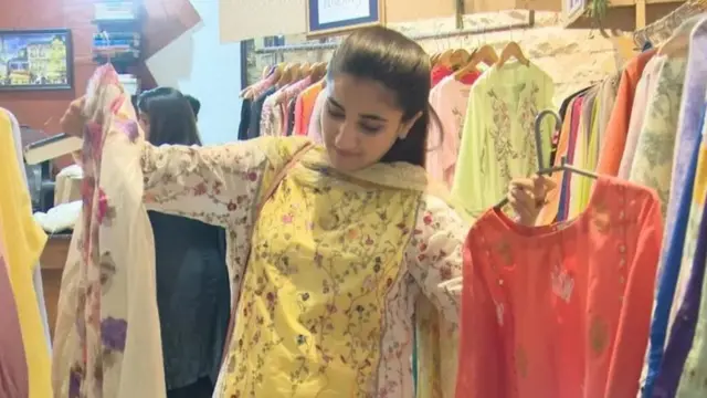 کمپنیوں کا مقصد کسٹمر کے لیے آسانی پیدا کرنا، اپنی مارکیٹنگ کو بہتر بنانا اور ملنے والے ڈیٹا سے پیسے کمانا ہوتا ہے