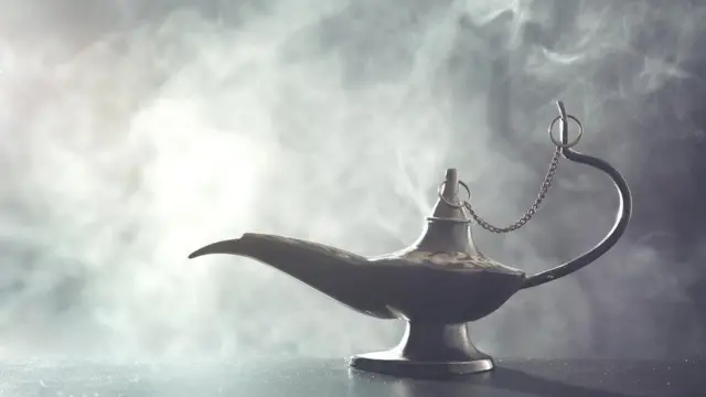 من ناحية تاريخية كانت الأبحاث المتعلقة بالخرف تعاني من قلة التمويل مقارنة بالأمراض الأخرى