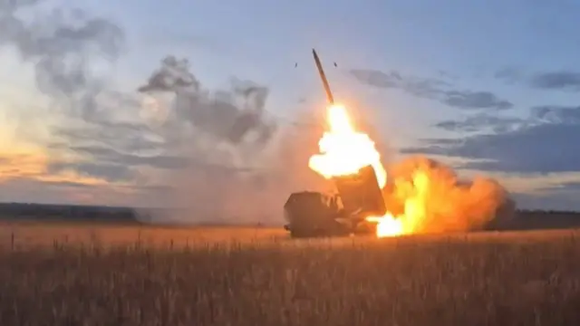 "Himars" ракета артиллерияси каби аниқ қуроллар ҳам нишондан адашиши мумкин.
