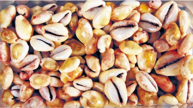 Qarniyaal ka hor aleesha ayaa lacag ahaan loo isticmaali jjiray