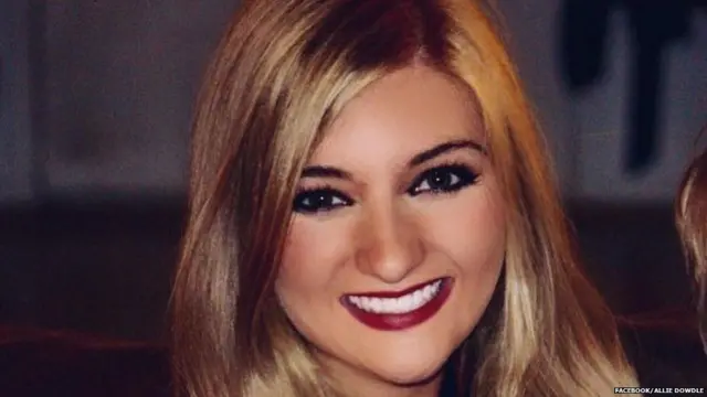 Allie Dowdle mwenye umri wa miaka 18 anasema wazazi wake walikata uhusiano naye kwa kumpenda kijana mweuzi Michael Swift