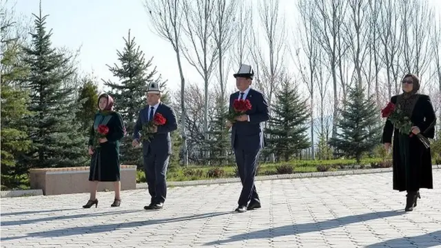 өлкө жетекчилери ыңкылап баатырларын эскерди