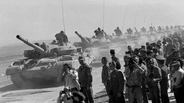 अफगाणिस्तान, अमेरिका, रशिया, शस्त्रं