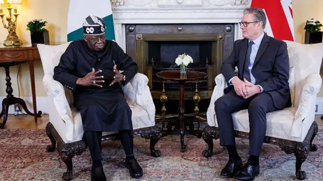 Onyeisiala Naịjirịa Bola Ahmed Tinubu na Praịm mịnịsta mba Briten bụ Keir Starmer.