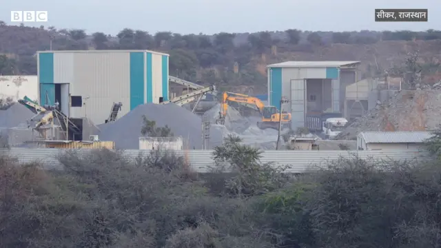 कसावटी नदी के पास संचालित हो रहीं पत्थर खदानें