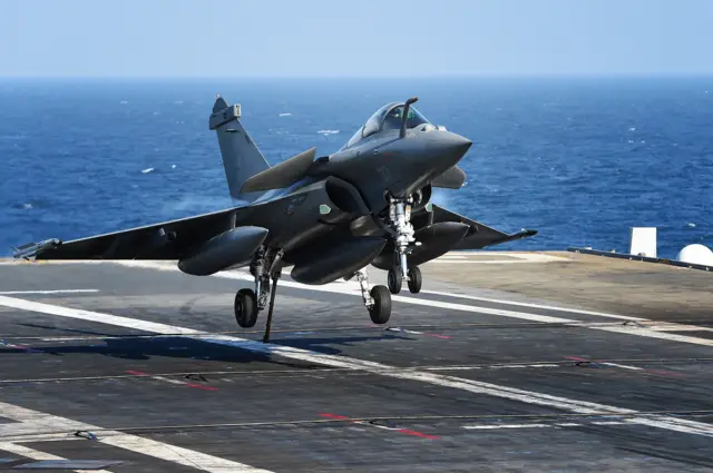 винищувач, шарль де голль