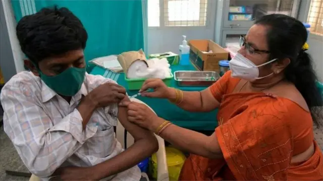 కరోనా వ్యాక్సినేషన్