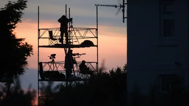 ટર્નબેરીના ગોલ્ફ કોર્સની ચારે તરફ પોલીસ સ્નાઈપર્સ ગોઠવવા આવ્યા છે