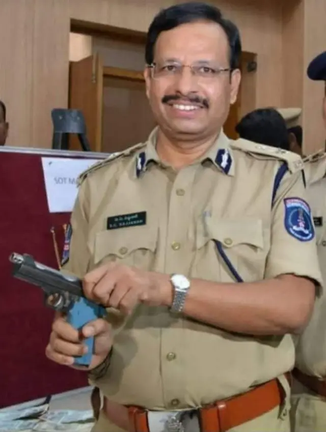 పోలీసు ఉన్నతాధికారి వీసీ సజ్జనార్