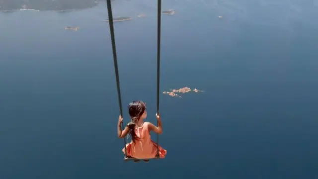 Блакитна Корсика у польот?, св?тлина Гелен Валлас