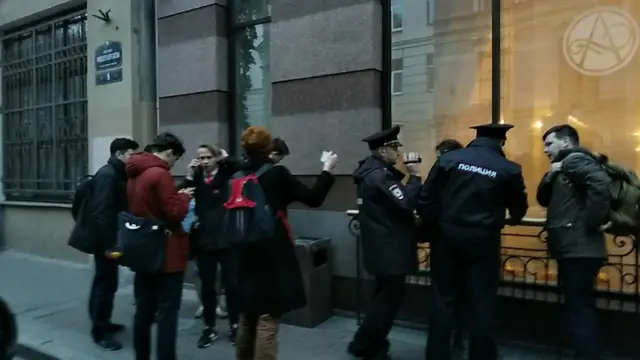 Полиция у штаба Навального