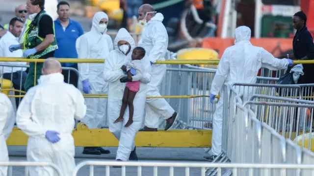 有非政府組織早前在利比亞海岸拯救了234名難民，等待多天后周二（6月27日）終於獲准在地中海歐盟國家馬爾他靠岸。