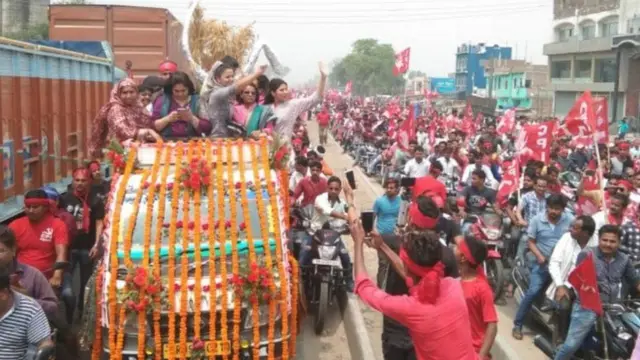 कन्हैया के समर्थन में उतरे लोग