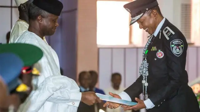 Mataimakin Shugaban Najeriya Yemi Osinbajo yayin da ya halarci taron yaye dalibai a cibiyar nazarin manufofi da muhimman bukatu ta kasa (NIPSS) a Kuru kusa da Jos ranar Asabar