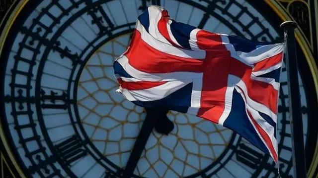 كيف تفاعل المغردون مع نتائج #انتخابات_بريطانيا؟