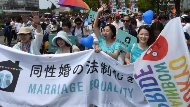 Animatsion porno giflar eshak ichida