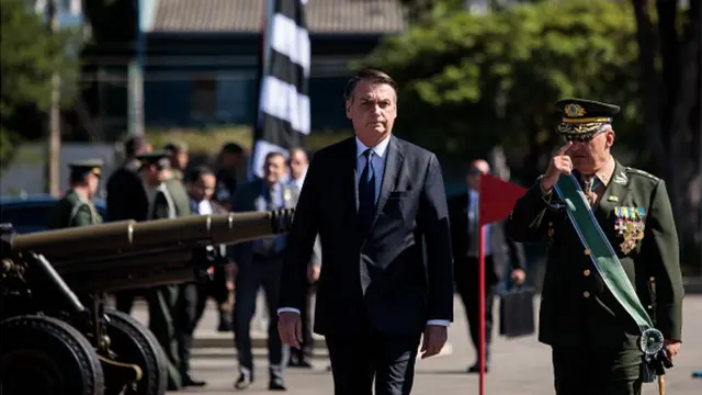 В 2019 году Болсонару отметил годовщину военного переворота 1964 года, что тоже не прибавило ему популярности