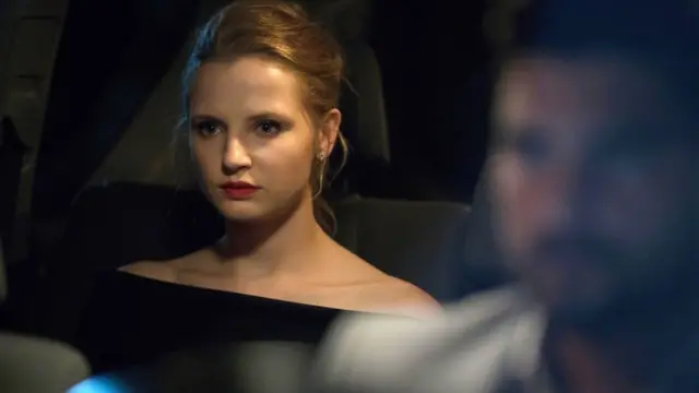 Кадр из сериала "Макмафия"