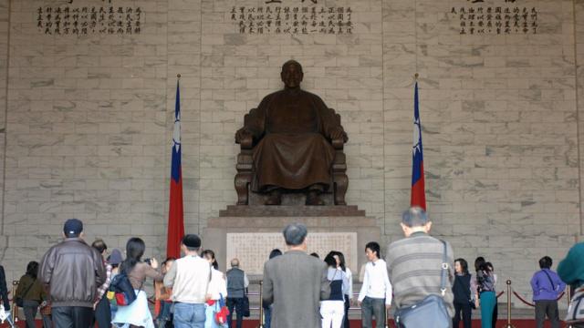 蒋介石铜像