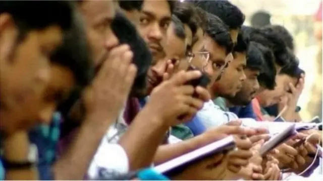 বাংলাদেশে তরুণদের মধ্যে সরকারি চাকরীর প্রতি আগ্রহ বাড়ছে