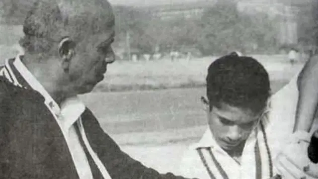 'அச்ரேக்கர் சார்! என் பேட்டிங் பற்றி இன்றாவது ஒரு வார்த்தை சொல்ல மாட்டீங்களா!