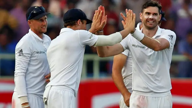 جیمز اینڈرسن