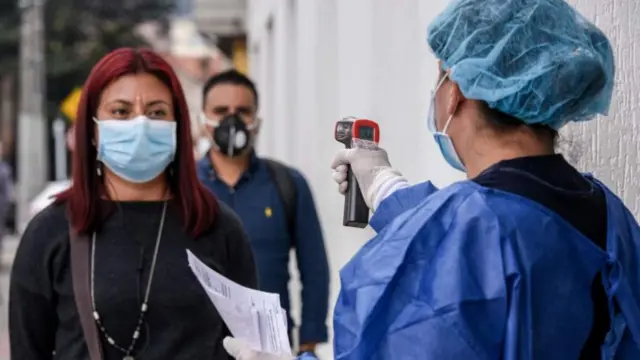 రుచి, వాసన సామర్థ్యాలు తగ్గడాన్ని ప్రధాన లక్షణాల్లో చేర్చేందుకు ఇంకా తగినన్ని ఆధారాలు లేవని నిపుణులు అంటున్నారు