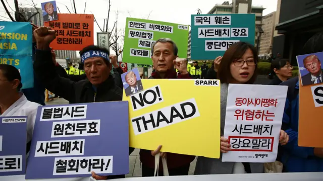 首尔美国驻韩大使馆附近反对部署“萨德”系统的韩国民众示威（6/4/2017）