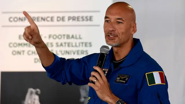 Лука Пармитано участвует в круглом столе в Монпелье (Франция), июнь 2016 г.