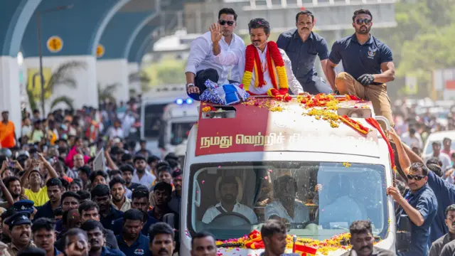 திராவிட கட்சிகளைப் பின்னுக்குத் தள்ளி விஜய் வரலாறு படைத்தது எப்படி? களத்தில் என்ன நடந்தது?