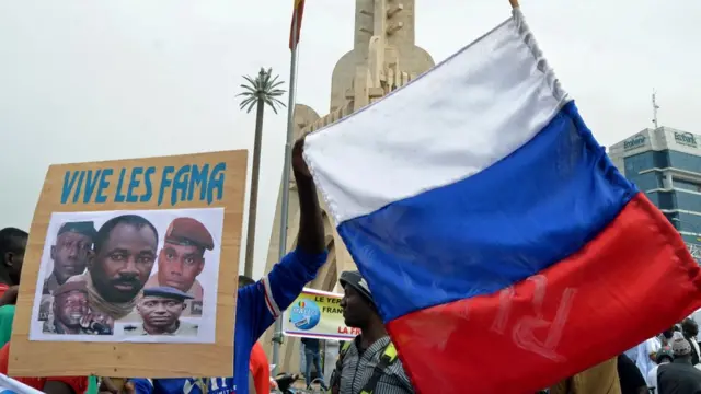 Акция в поддержку хунты в Мали