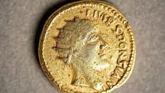 రోమన్ చక్రవర్తి