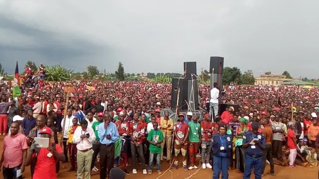 Baadhi ya watu waliokua wamehudhuria kampeni za mgombea wa chamacha upinzani cha CNL katika mkoa wa Ngozi